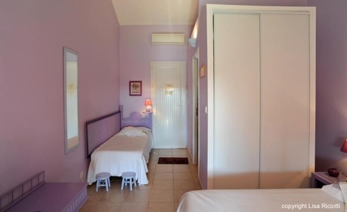 Les Hotes De La Combe Mouis Creissan 部屋 写真